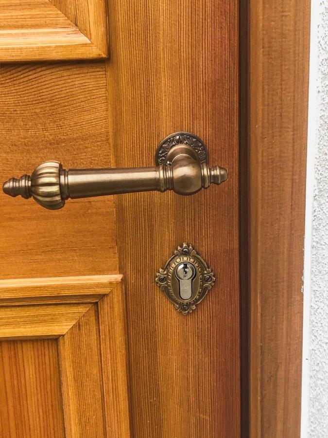 Gehobenes Ambiente In Historischer Wohnung Walting Eksteriør bilde